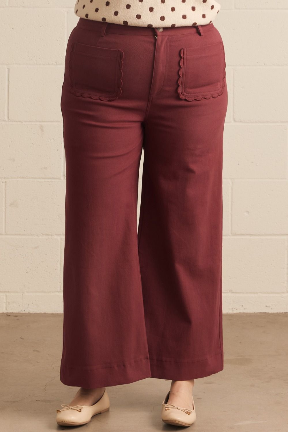 Entro plus cropped twill denim wide leg pants with scalloped details in burgundy 