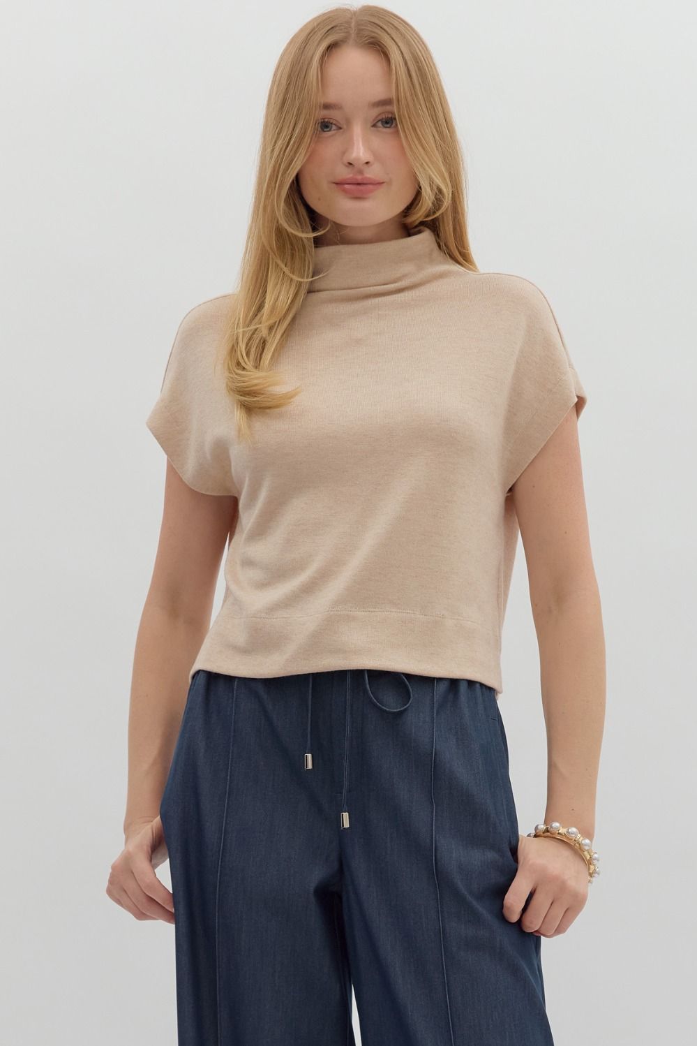 Women's oatmeal knit cropped top by Entro