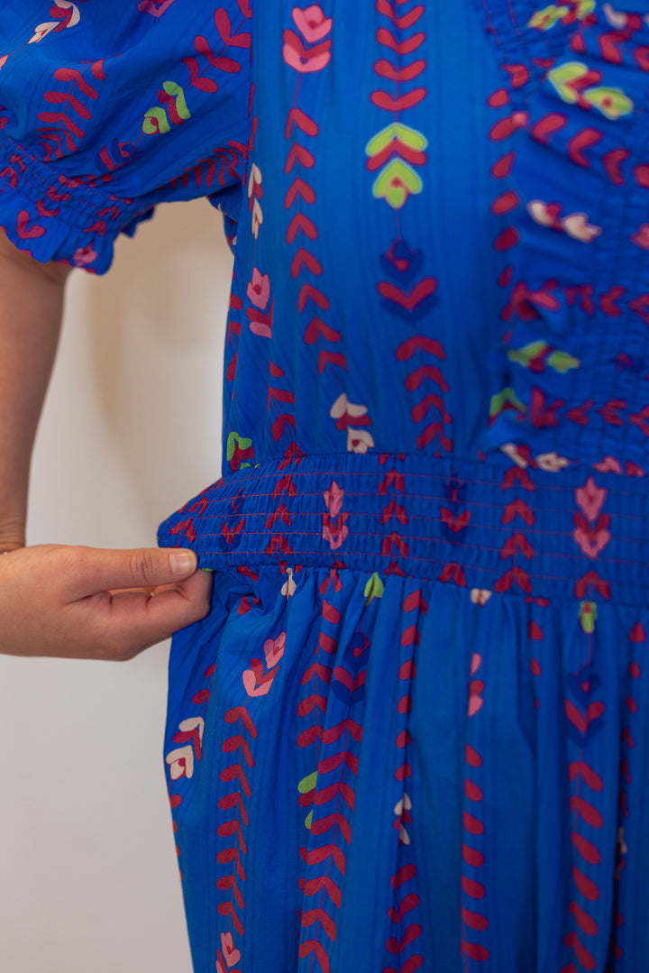 umgee blue printed smocked waist midi dress