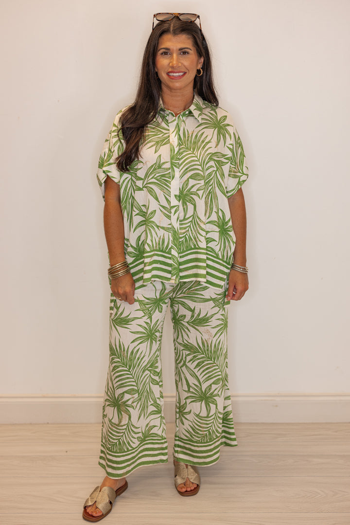 umgee palm leaf printed palazzo cropped pants